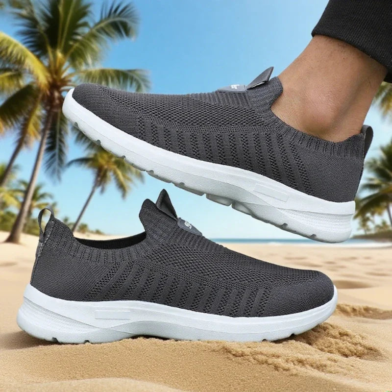 Lightweight Outdoor Male Walking Shoe Breathable Men Casual Shoe Men's Sneakers Slip on Flats Vulcanized Shoes 2025 Sneakers Men