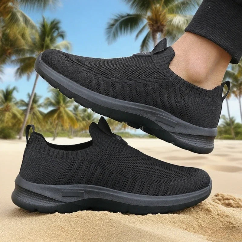 Lightweight Outdoor Male Walking Shoe Breathable Men Casual Shoe Men's Sneakers Slip on Flats Vulcanized Shoes 2025 Sneakers Men