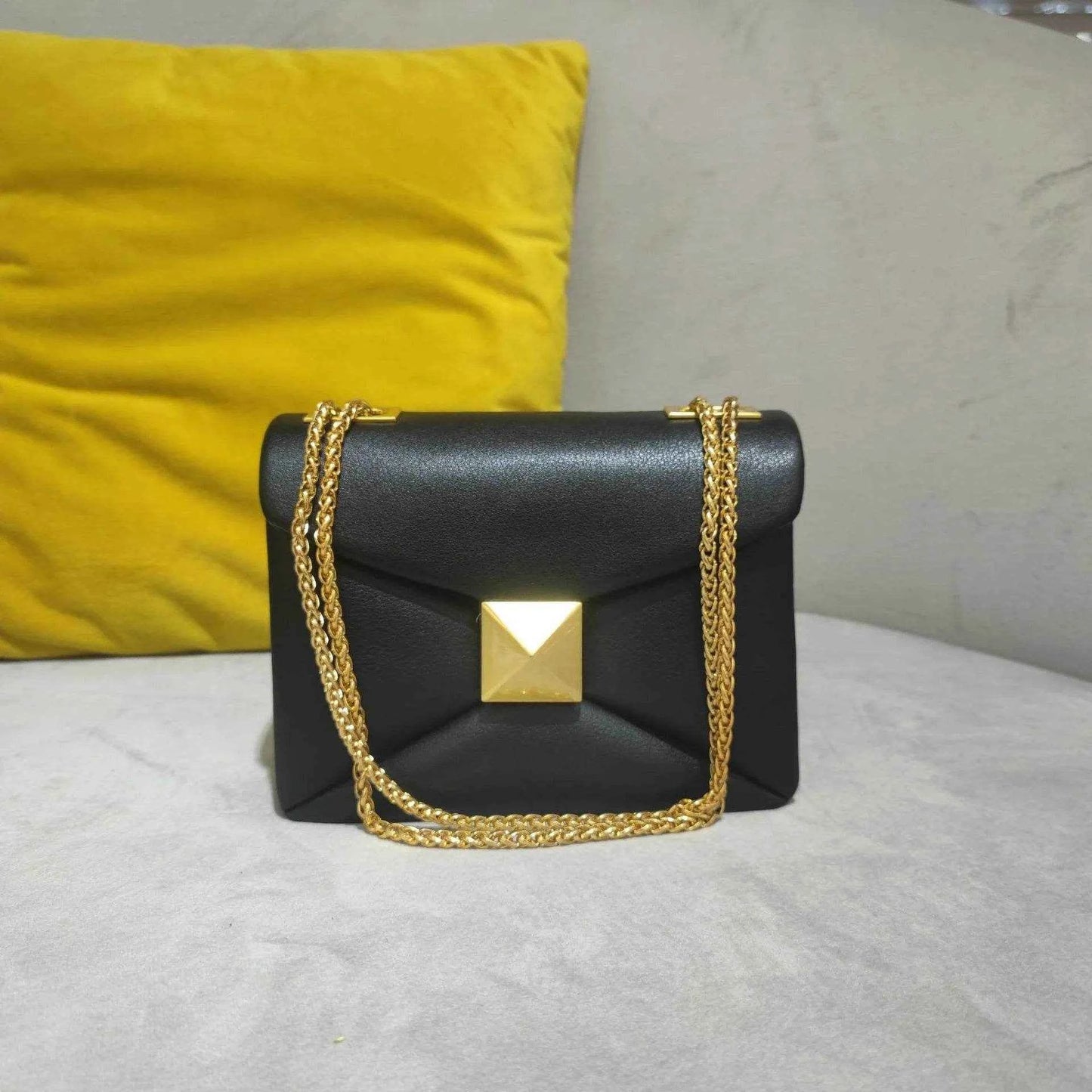 Cowhide Luxury Designer Leather Handbag Golden Big Rivet Chain Shoulder Small Purse Fashion Green Tote Bag Crossbody Women