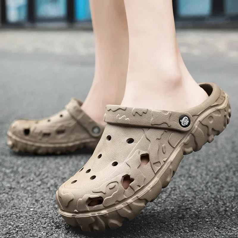 2025 Summer Slippers Clogs Men Beach Shoes Outdoor Garden Shoes Casual Sandals Black Brown Slip-On Men's Breathable Slides
