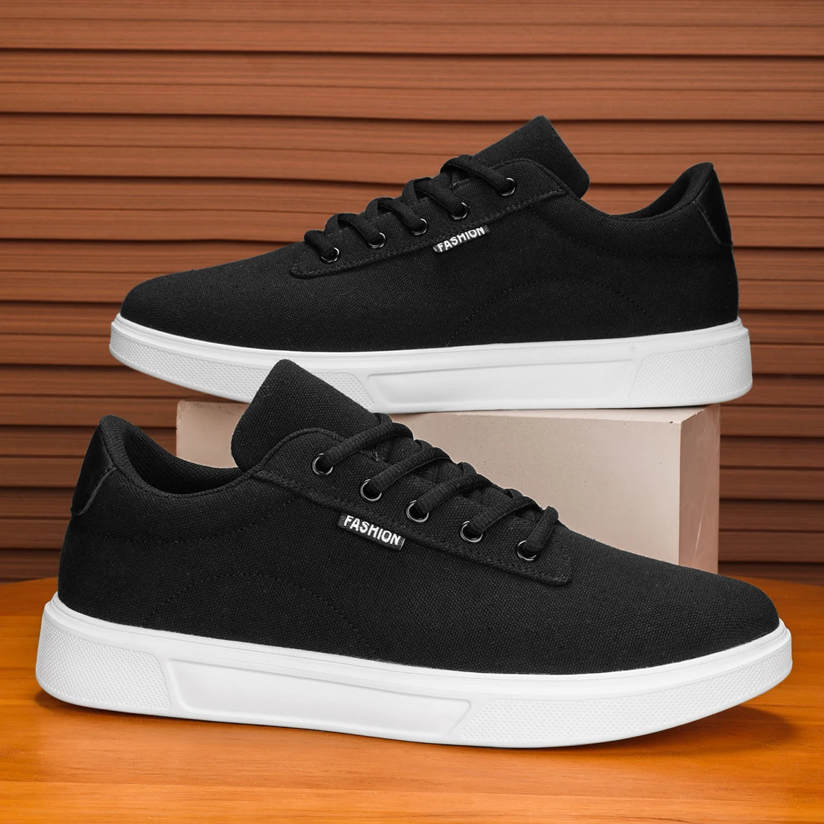 Men's Simple Style Classic Black and White Contrasting Canvas Stitching Lace-Up Low-Top Basic Sneakers, Versatile Casual Sports Shoes That Can Be Worn in All Seasons