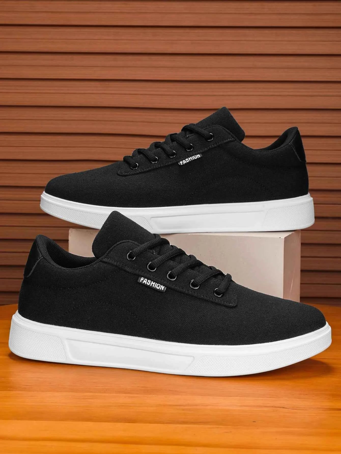 Men's Simple Style Classic Black and White Contrasting Canvas Stitching Lace-Up Low-Top Basic Sneakers, Versatile Casual Sports Shoes That Can Be Worn in All Seasons