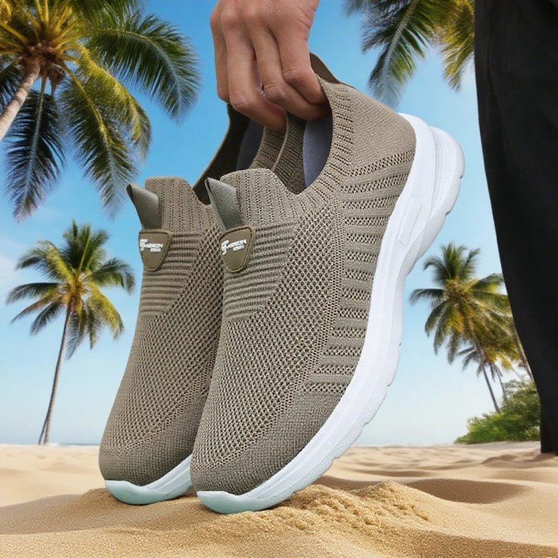 Lightweight Outdoor Male Walking Shoe Breathable Men Casual Shoe Men's Sneakers Slip on Flats Vulcanized Shoes 2025 Sneakers Men
