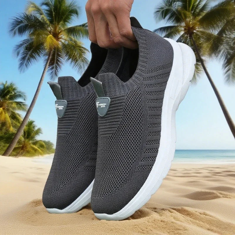 Lightweight Outdoor Male Walking Shoe Breathable Men Casual Shoe Men's Sneakers Slip on Flats Vulcanized Shoes 2025 Sneakers Men