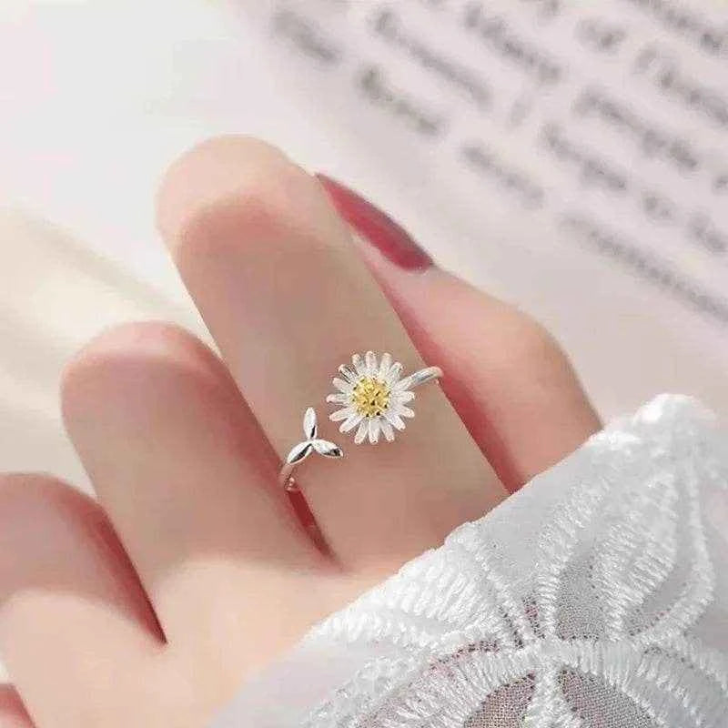 Jewelrieshub Chic Daily Wear Rings Floral Silver Style