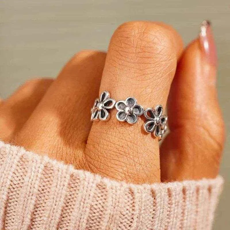 Jewelrieshub Cute Adjustable Flower Ring Silver Tone