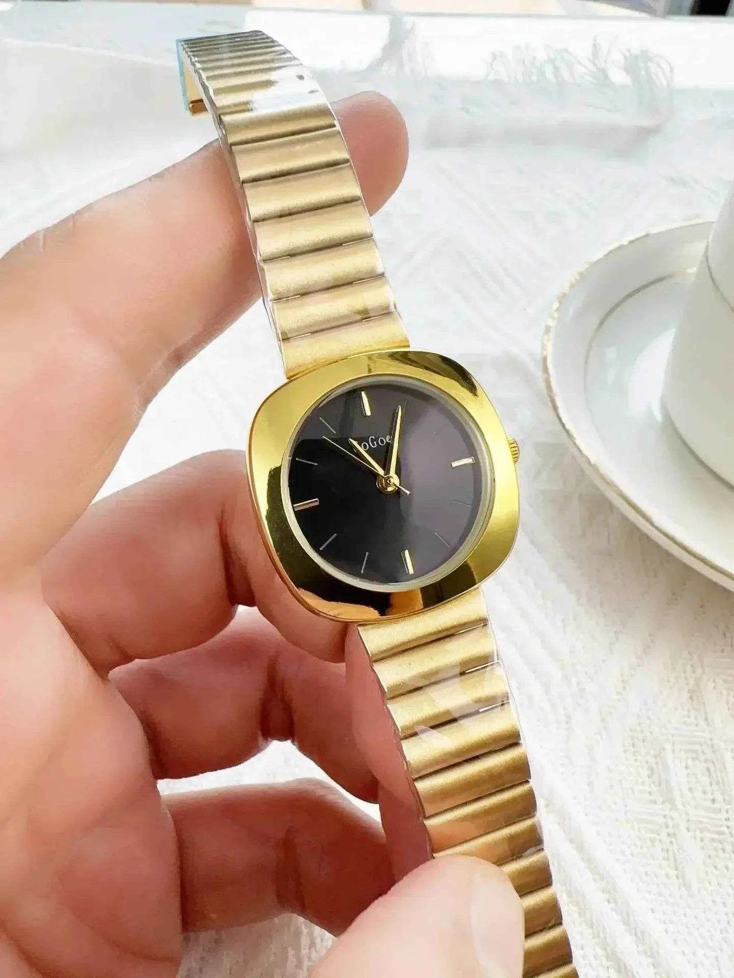 Qoraheyhub Women's Gold Quartz Watch Stylish Design