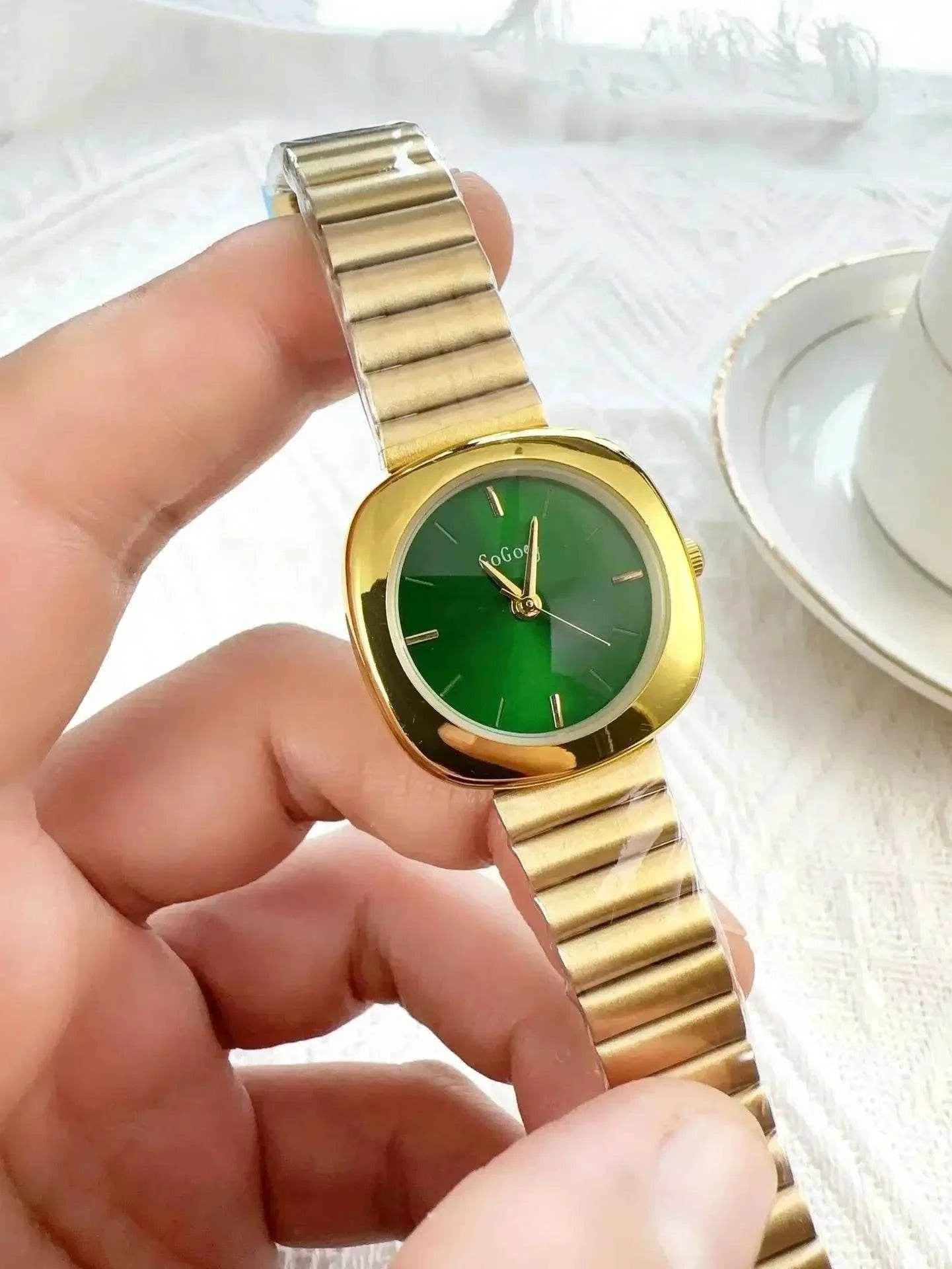 Qoraheyhub Women's Gold Quartz Watch Stylish Design