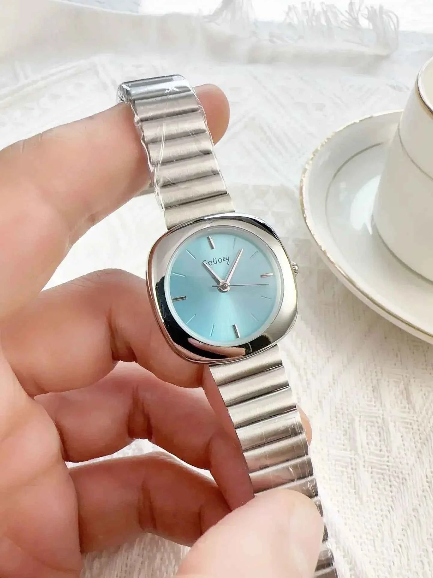 Qoraheyhub Women's Gold Quartz Watch Stylish Design