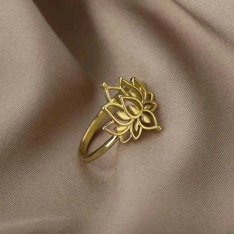 Jewelrieshub Elegant Lotus Flower Ring for Women - Gold