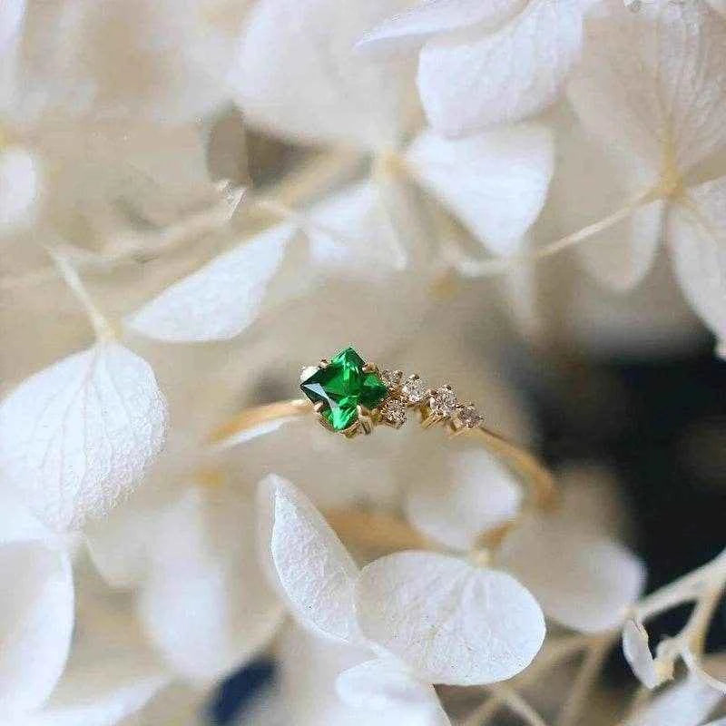Jewelrieshub Green Zirconia Wedding Band Ring with Gold
