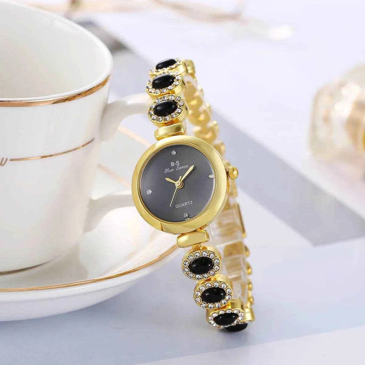 Qoraheyhub Luxury Green Bracelet Watch for Women Stylish
