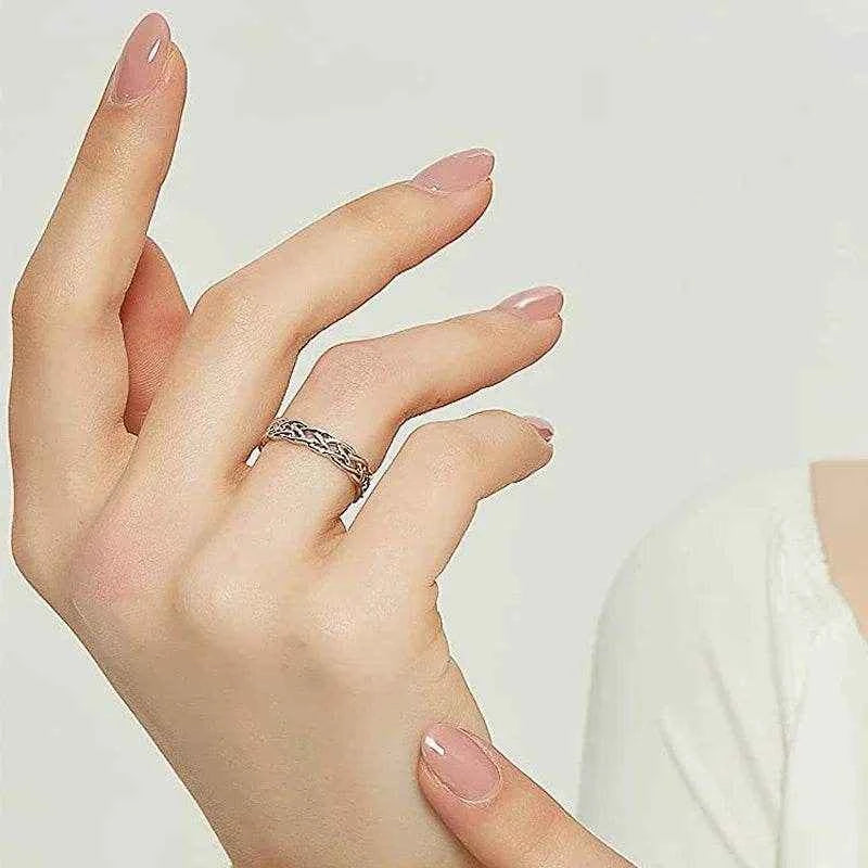 Jewelrieshub Minimalist Engagement Ring for Her - Elegant Silver Band