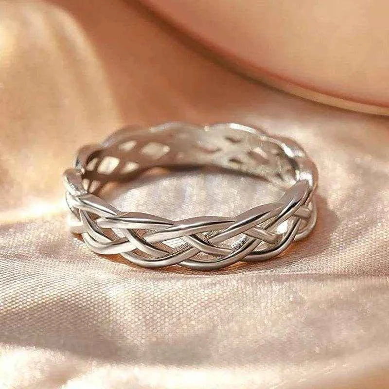 Jewelrieshub Minimalist Engagement Ring for Her - Elegant Silver Band