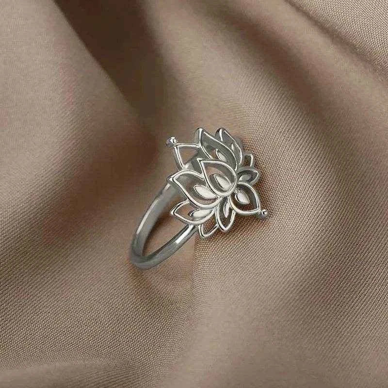 Jewelrieshub Elegant Lotus Flower Ring for Women - Gold