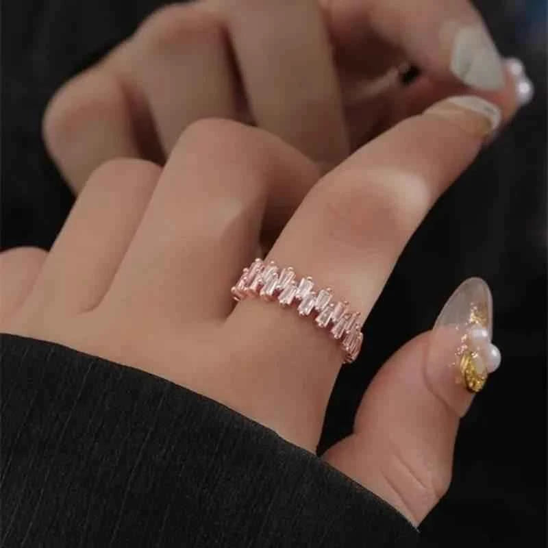 Jewelrieshub Stylish Engagement Ring for Women Rose Gold