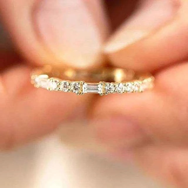 Jewelrieshub Delicate Minimalist Gold Ring with Diamonds