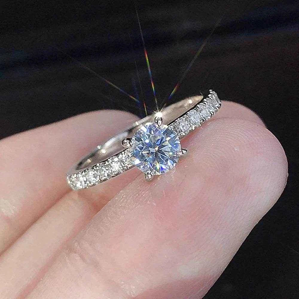 Jewelrieshub Delicate Minimalist Gold Ring with Diamonds