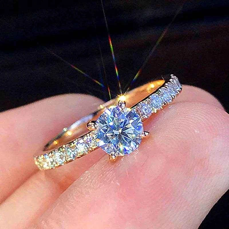 Jewelrieshub Delicate Minimalist Gold Ring with Diamonds