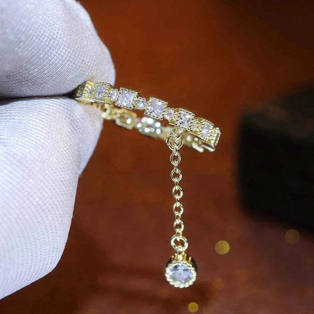 Jewelrieshub Delicate Minimalist Gold Ring with Diamonds
