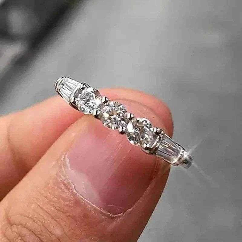 Jewelrieshub Delicate Minimalist Gold Ring with Diamonds