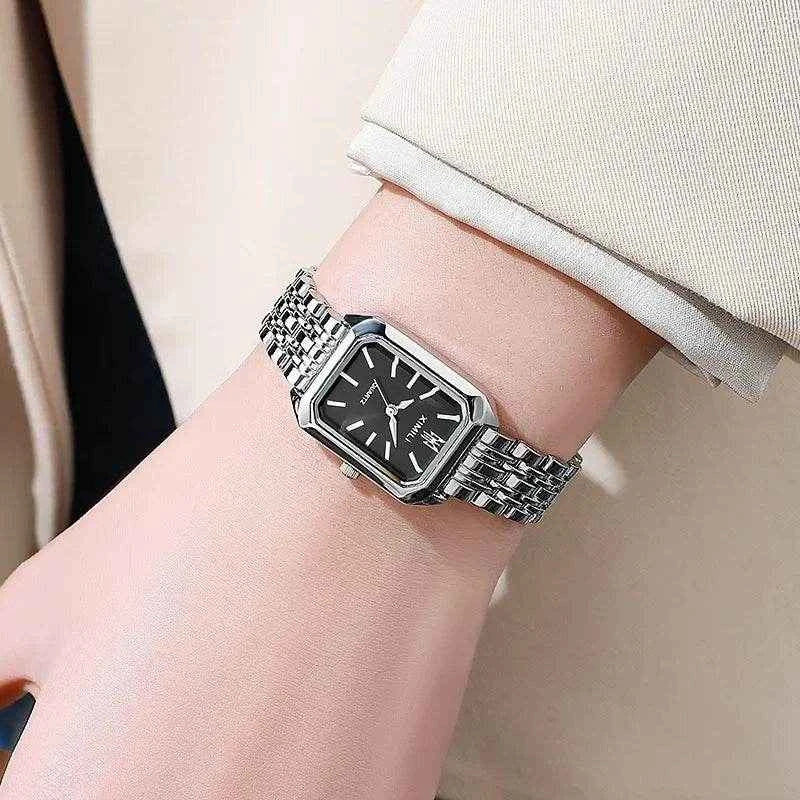 Qoraheyhub Luxury Quartz Wristwatch for Women – Elegant Gold Tone