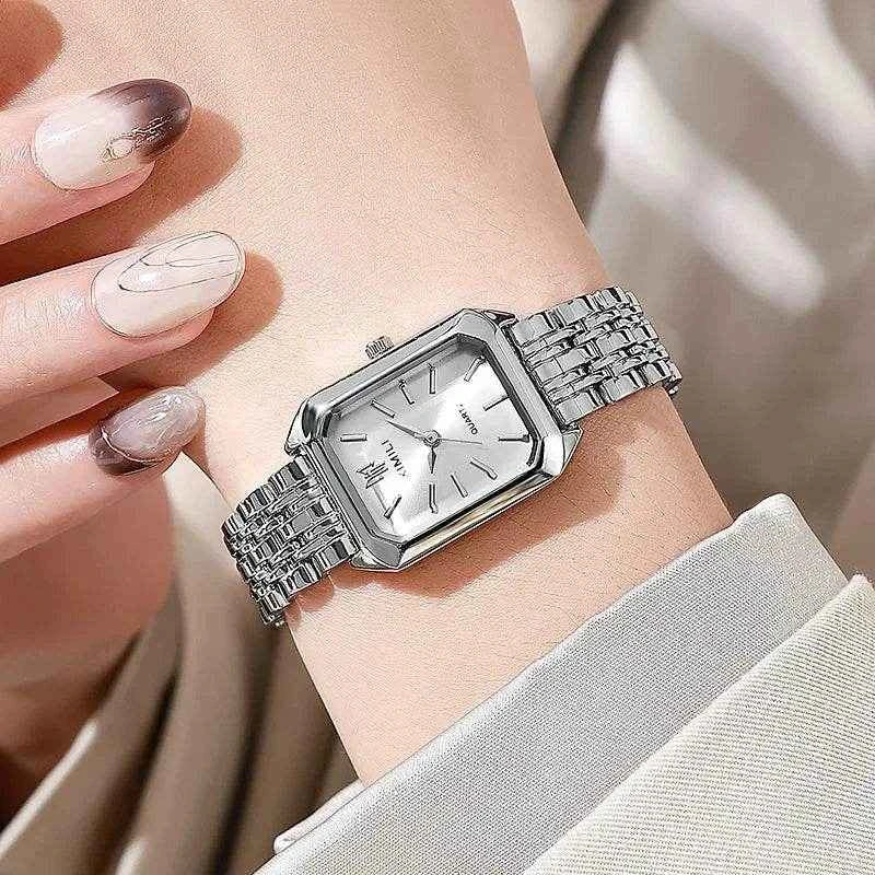 Qoraheyhub Luxury Quartz Wristwatch for Women – Elegant Gold Tone