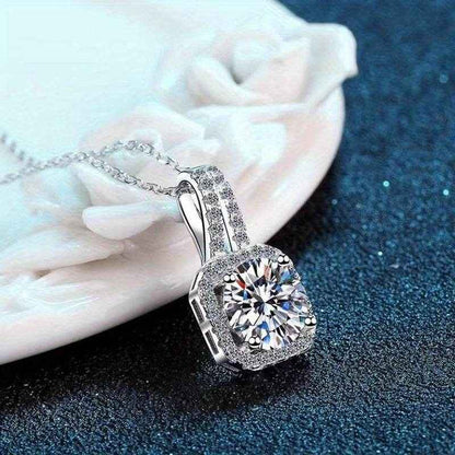 [Sterling Silvery Moissanite Necklace] 1 Carat/2 Carat Princess Square Moissanite Pendant Necklace, 925 Sterling Silvery - Suitable For Daily Holiday Party Date Vacation Wear, Birthday Anniversary Valentine's Day Carnival Eas