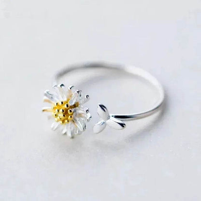 Jewelrieshub silver flower design chic daily wear rings with delicate white petals and gold center