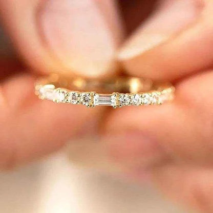 Jewelrieshub Delicate Minimalist Gold Ring with Diamonds